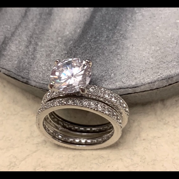 Jewelry - Faux Diamond Wedding Ring Set Sz 7